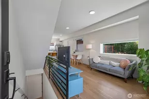5244 Brooklyn Ave NE, Seattle, WA 98105 - Photo 3