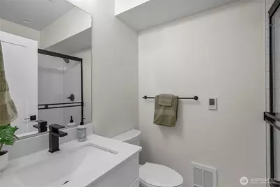 5244 Brooklyn Avenue NE #A, Seattle, WA 98105 - Photo 13