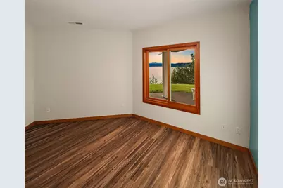 8204 East Side Drive NE, Tacoma, WA 98422 - Photo 31