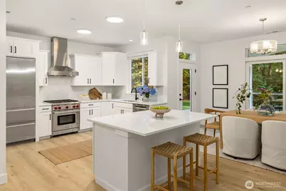 16761 NE Sanwick Place, Bainbridge Island, WA 98110 - Photo 9