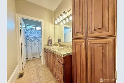 7019 NE Lake Vista Drive, Moses Lake, WA 98837 - Photo 19