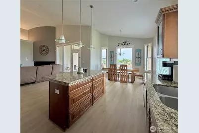 7019 NE Lake Vista Drive, Moses Lake, WA 98837 - Photo 9