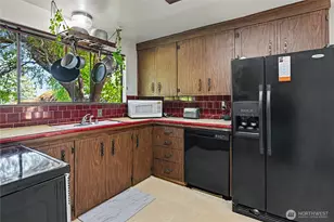5669 Kitsap Way, Bremerton, WA 98312 - Photo 9