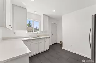 512 118th St S, Tacoma, WA 98444 - Photo 9