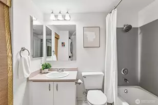 769 Hayes St, Seattle, WA 98109 - Photo 15