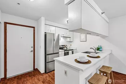 769 Hayes Street #309, Seattle, WA 98109 - Photo 9