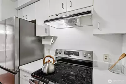 769 Hayes Street #309, Seattle, WA 98109 - Photo 11