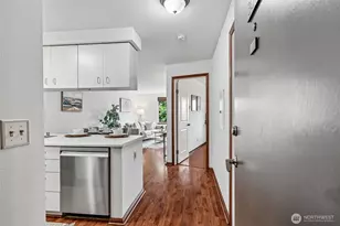 769 Hayes St, Seattle, WA 98109 - Photo 7