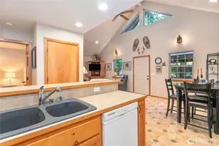 6978 Rainier Way, Deming, WA 98244 - Photo 11