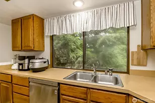 22121 4th Ave SE, Bothell, WA 98021 - Photo 5