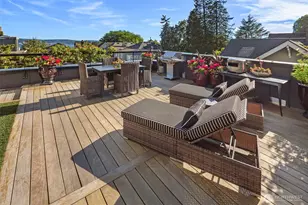 210 W Comstock St, Seattle, WA 98119 - Photo 31