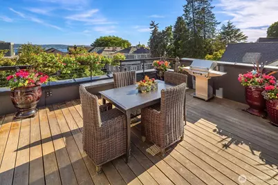 210 W Comstock Street #301, Seattle, WA 98119 - Photo 29