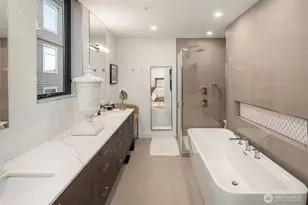 210 W Comstock St, Seattle, WA 98119 - Photo 21