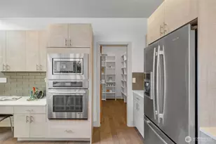 531 N 84th St, Seattle, WA 98103 - Photo 5