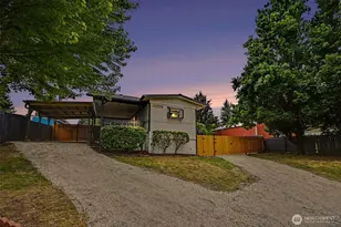 20006 117th St E, Bonney Lake, WA 98391 - Photo 1