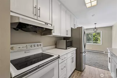 10129 Main St, Bellevue, WA 98004 - Photo 17