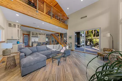 15404 Lakeview Avenue, Stanwood, WA 98292 - Photo 9