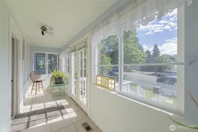 2424 Cleveland Avenue, Everett, WA 98201 - Photo 5