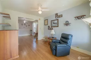 2424 Cleveland Ave, Everett, WA 98201 - Photo 9