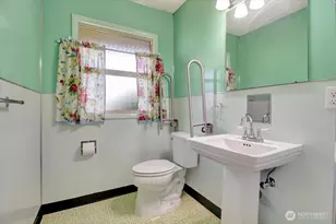 415 S Macleod Ave, Arlington, WA 98223 - Photo 17