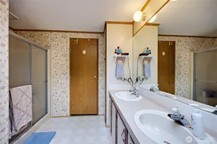 574 NW Silver Glen Ln, Bremerton, WA 98311 - Photo 13