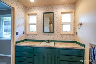 1015 W 5th St, Centralia, WA 98531 - Photo 17