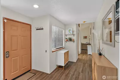 8407 18th Avenue W #11-205, Everett, WA 98204 - Photo 3