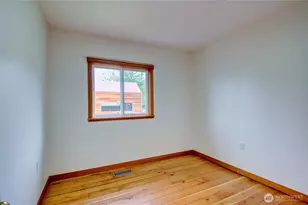 15301 Second Ave, Bow, WA 98232 - Photo 11