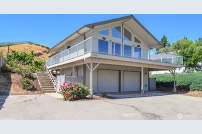 2961 Riviera Boulevard, Malaga, WA 98828 - Photo 1
