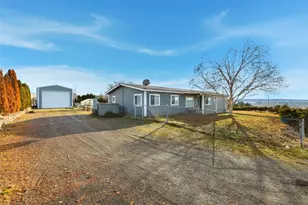 401 Clemans View Rd, Selah, WA 98942 - Photo 3