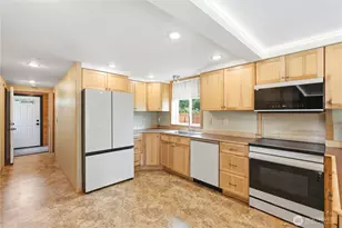 840 Wolverine Pl, Camano Island, WA 98282 - Photo 9