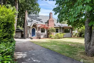 11048 23rd Ave NE, Seattle, WA 98125 - Photo 1