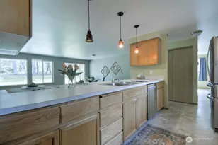 8910 Hunter Point Rd NW, Olympia, WA 98502 - Photo 9