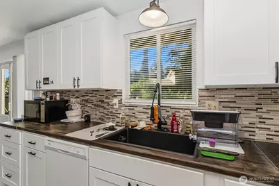 9010 9th Place SE, Lake Stevens, WA 98258 - Photo 11