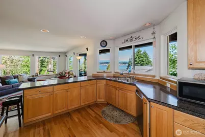 221 Farragut Avenue, Port Orchard, WA 98366 - Photo 33