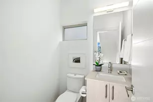 2014 Yale Ave. E., Seattle, WA 98102 - Photo 19