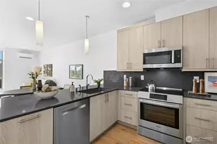 2014 Yale Ave. E., Seattle, WA 98102 - Photo 17