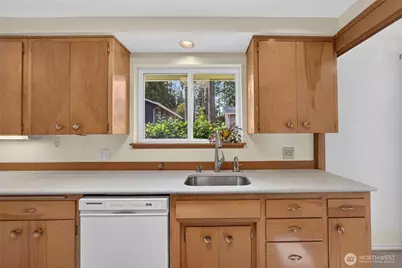 2015 152nd Place SE, Bellevue, WA 98007 - Photo 11