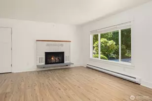 4910 NE 7th St, Renton, WA 98059 - Photo 5