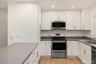 4910 NE 7th St, Renton, WA 98059 - Photo 11