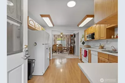 2345 N 130th Street, Seattle, WA 98133 - Photo 3
