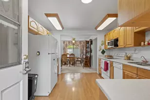 2345 N 130th St, Seattle, WA 98133 - Photo 3