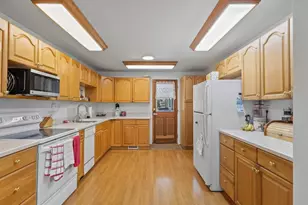 2345 N 130th St, Seattle, WA 98133 - Photo 5