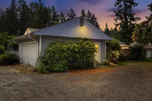 2345 N 130th St, Seattle, WA 98133 - Photo 33