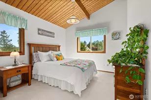 1090 Middle Fork Rd, Onalaska, WA 98570 - Photo 17