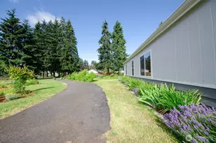 17728 Irwin St SW, Rochester, WA 98579 - Photo 13