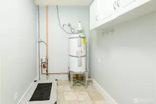 637 Del Guzzi Dr, Port Angeles, WA 98362 - Photo 25