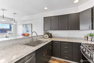 701 Galer St, Seattle, WA 98109 - Photo 15