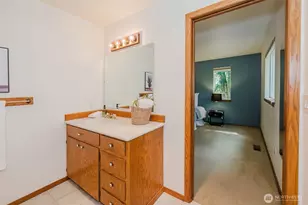 1724 NW Palmer Ln, Bremerton, WA 98311 - Photo 19