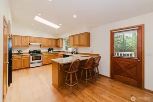 1724 NW Palmer Ln, Bremerton, WA 98311 - Photo 11